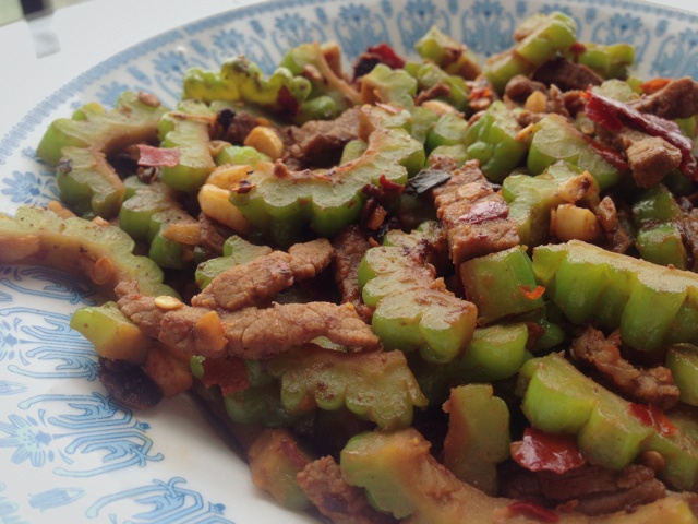 苦瓜炒肉片