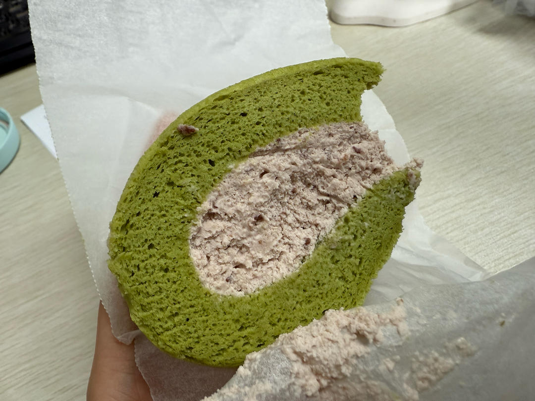 覆盆子/树莓开心果蛋糕卷