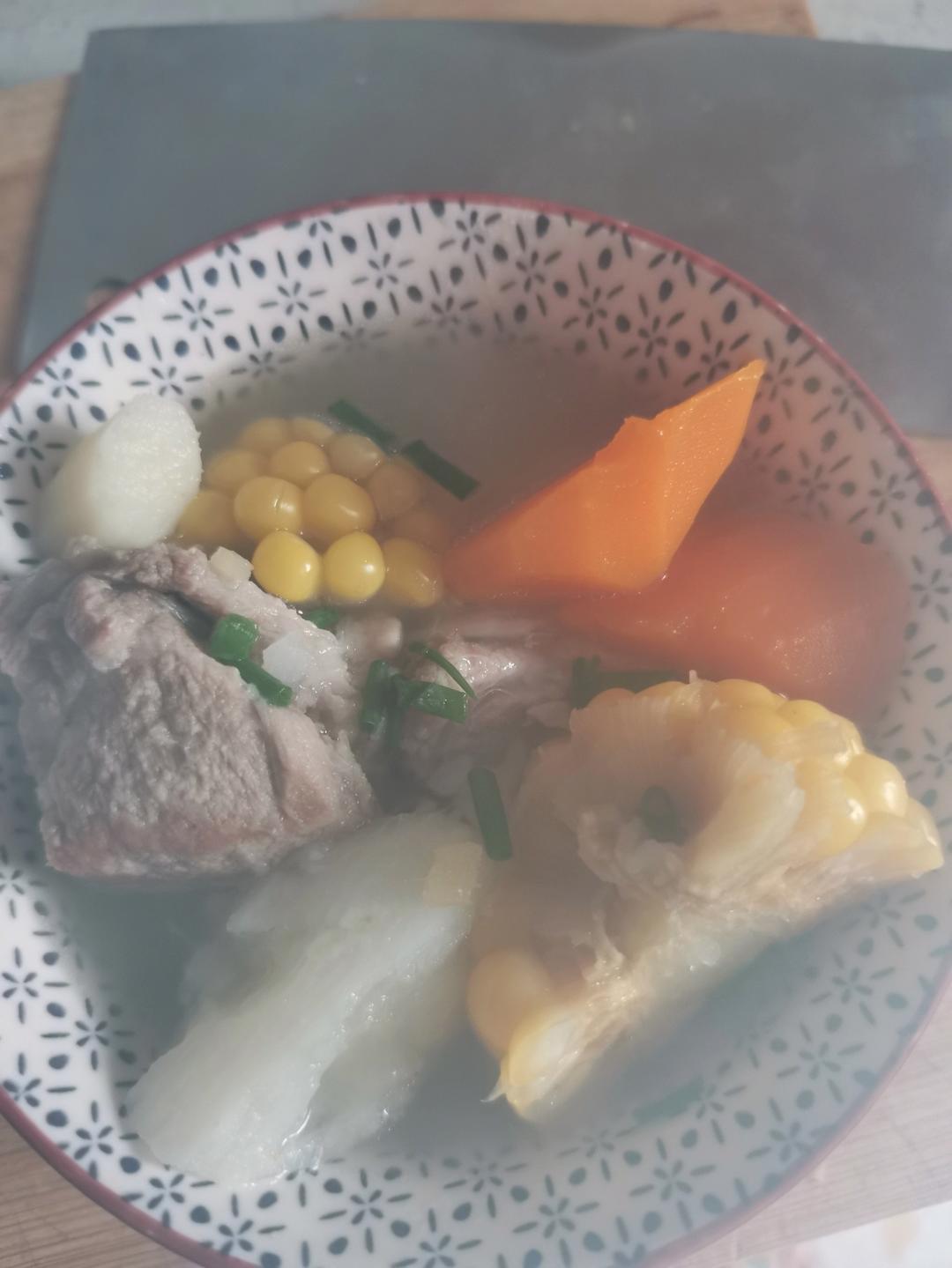 连吃三碗的玉米山药排骨汤