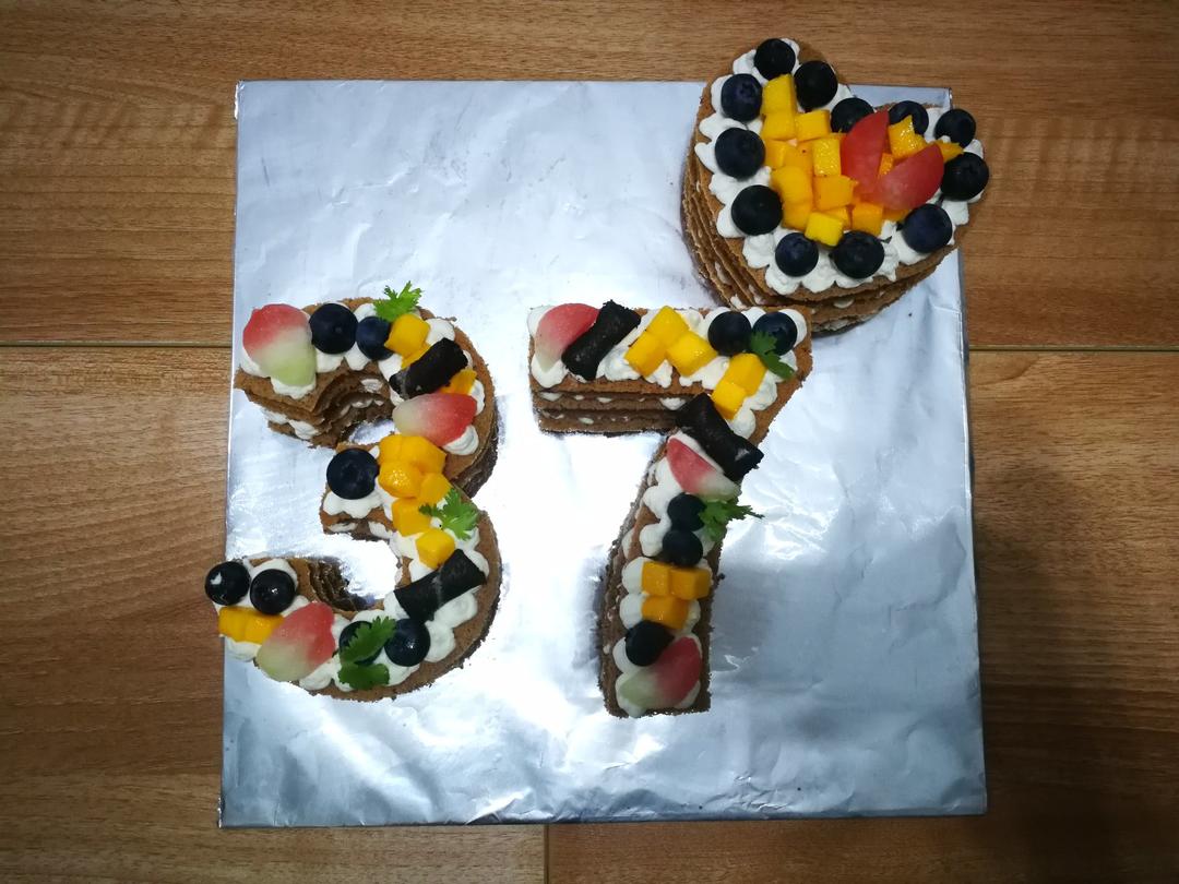 飞ing鱼儿做的数字生日蛋糕不用抹面技巧新手也能搞定的高颜值水果裸