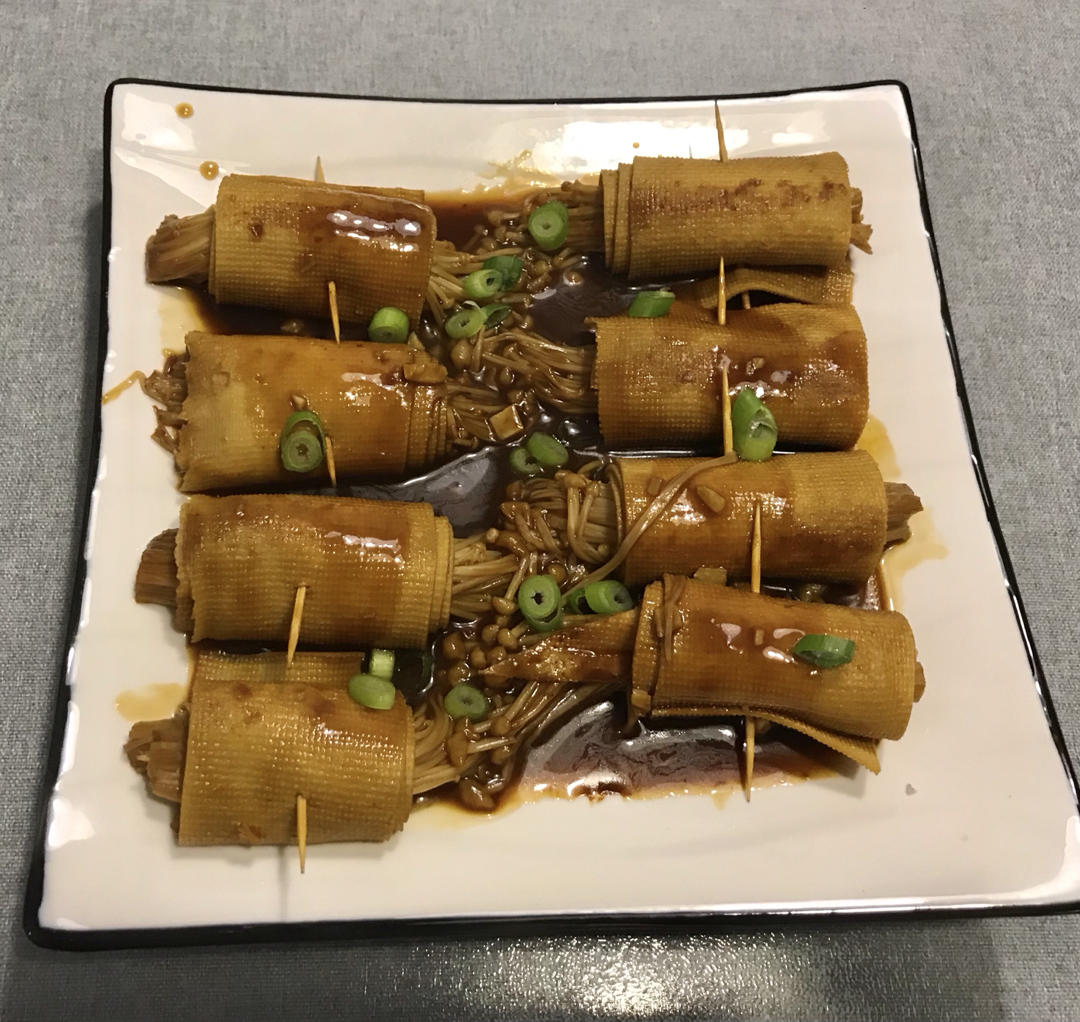 金针菇豆皮卷