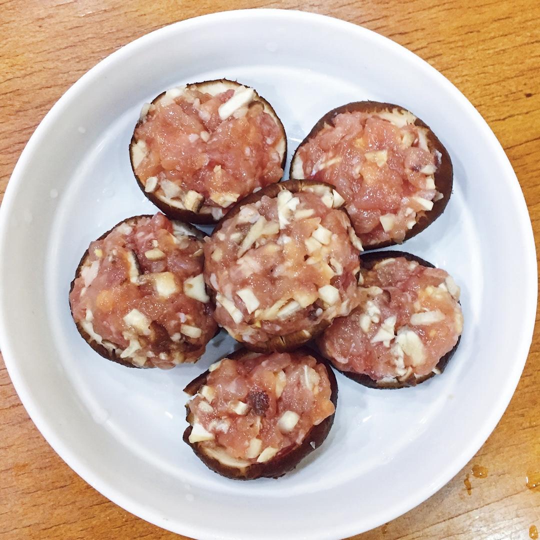 美味的肉酿香菇～～孩子爱吃的下饭菜