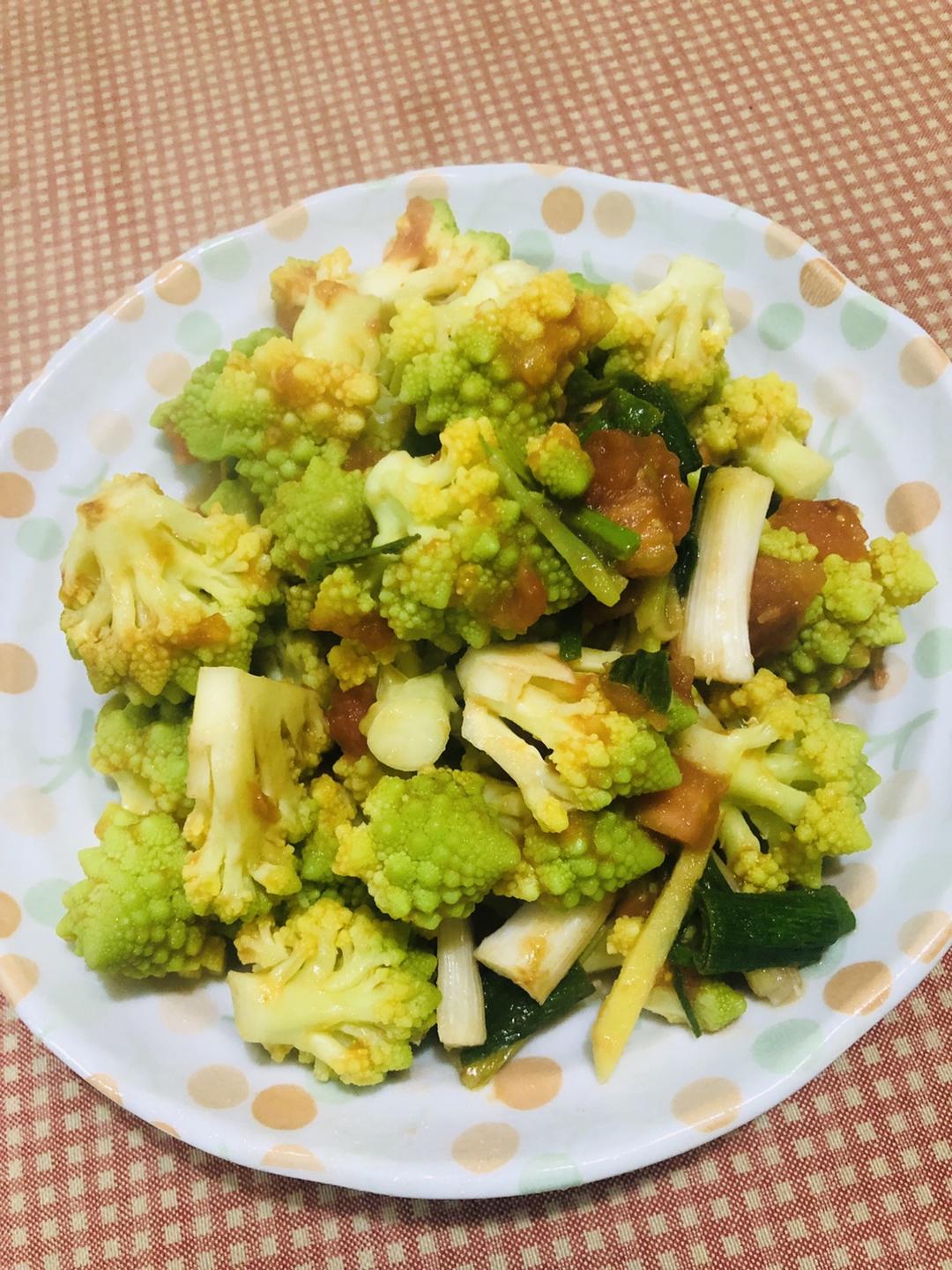 罗马花椰菜炒番茄的做法