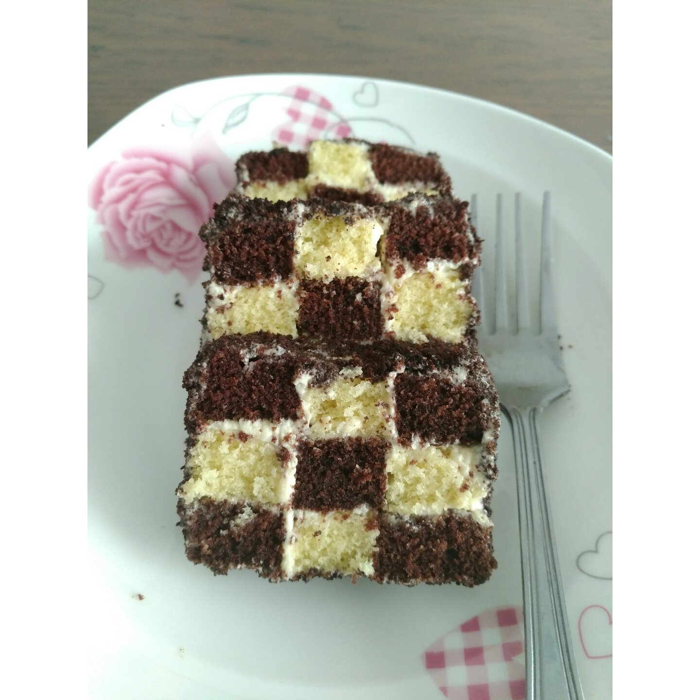 双色棋格奶油蛋糕