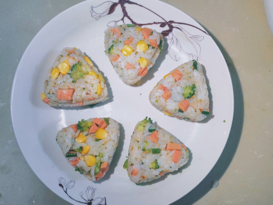 剩米饭这样做好吃好吃到转圈圈，自制日式海苔饭团