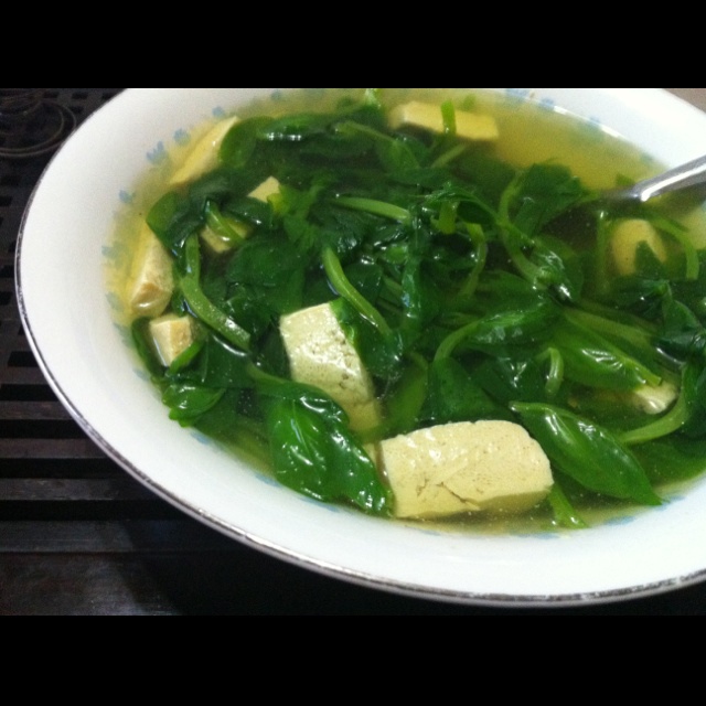 自由de鱼做的豌豆尖蘑菇豆腐汤