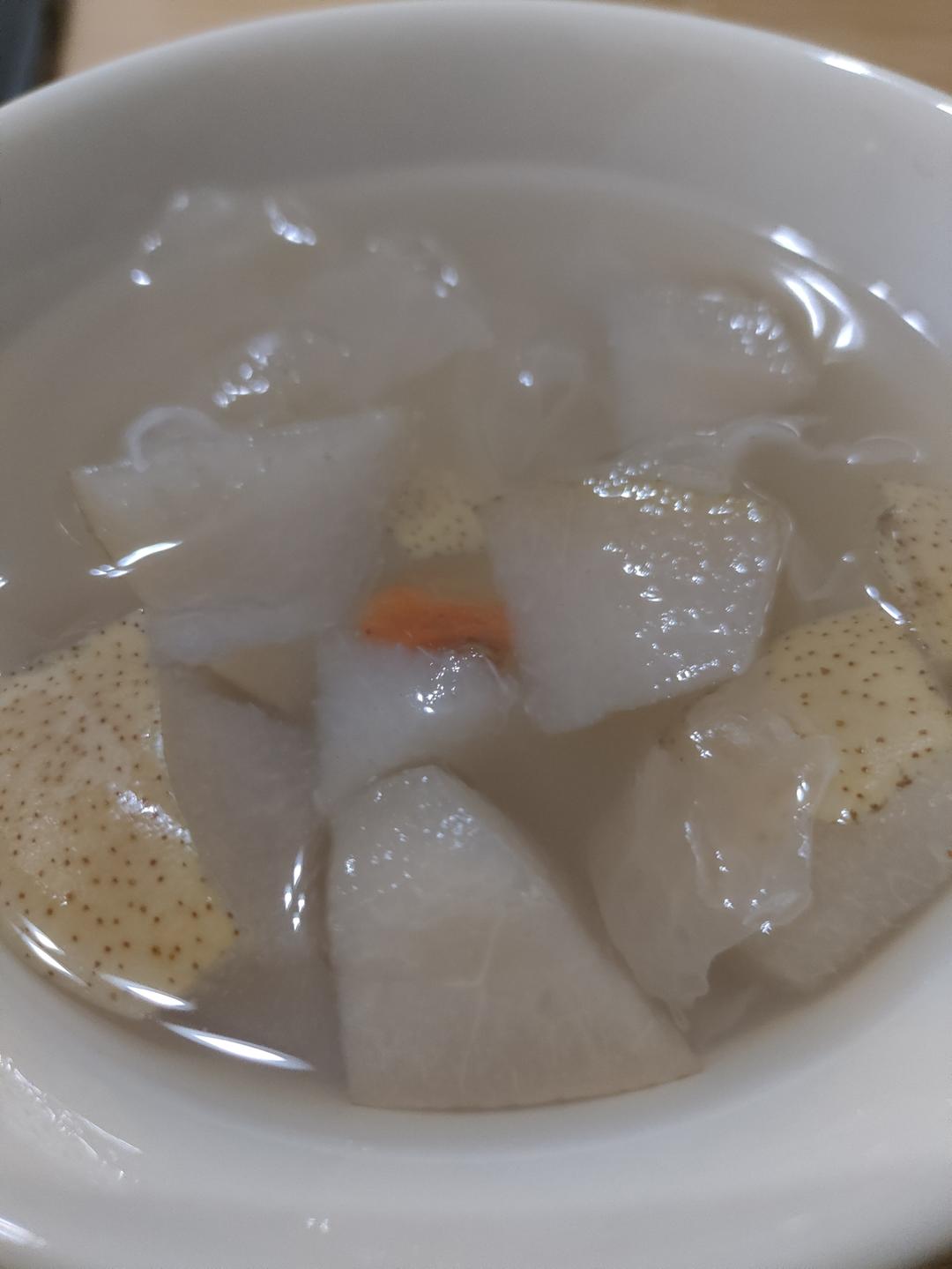 冰糖银耳梨汤