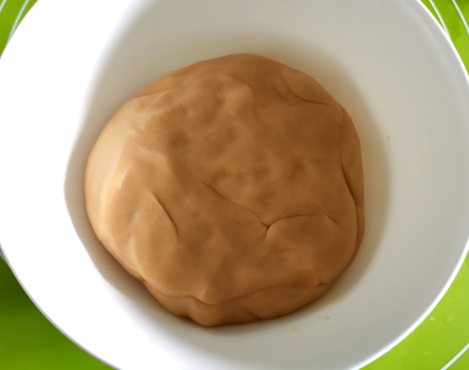 广式低糖莲蓉蛋黄月饼（抹茶、麦苗、玫瑰味）的做法 步骤7