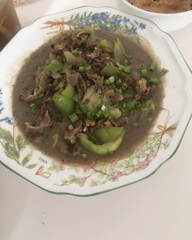 超甜的丝瓜炒肉😋