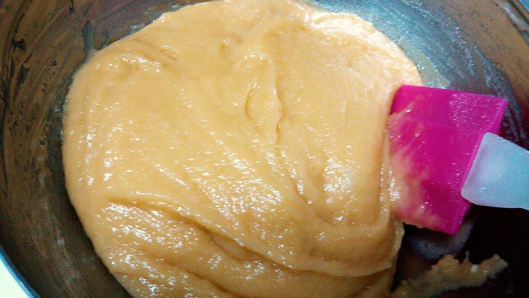 不用烤箱 不用称重做蛋糕 （只需2步）的做法 步骤4