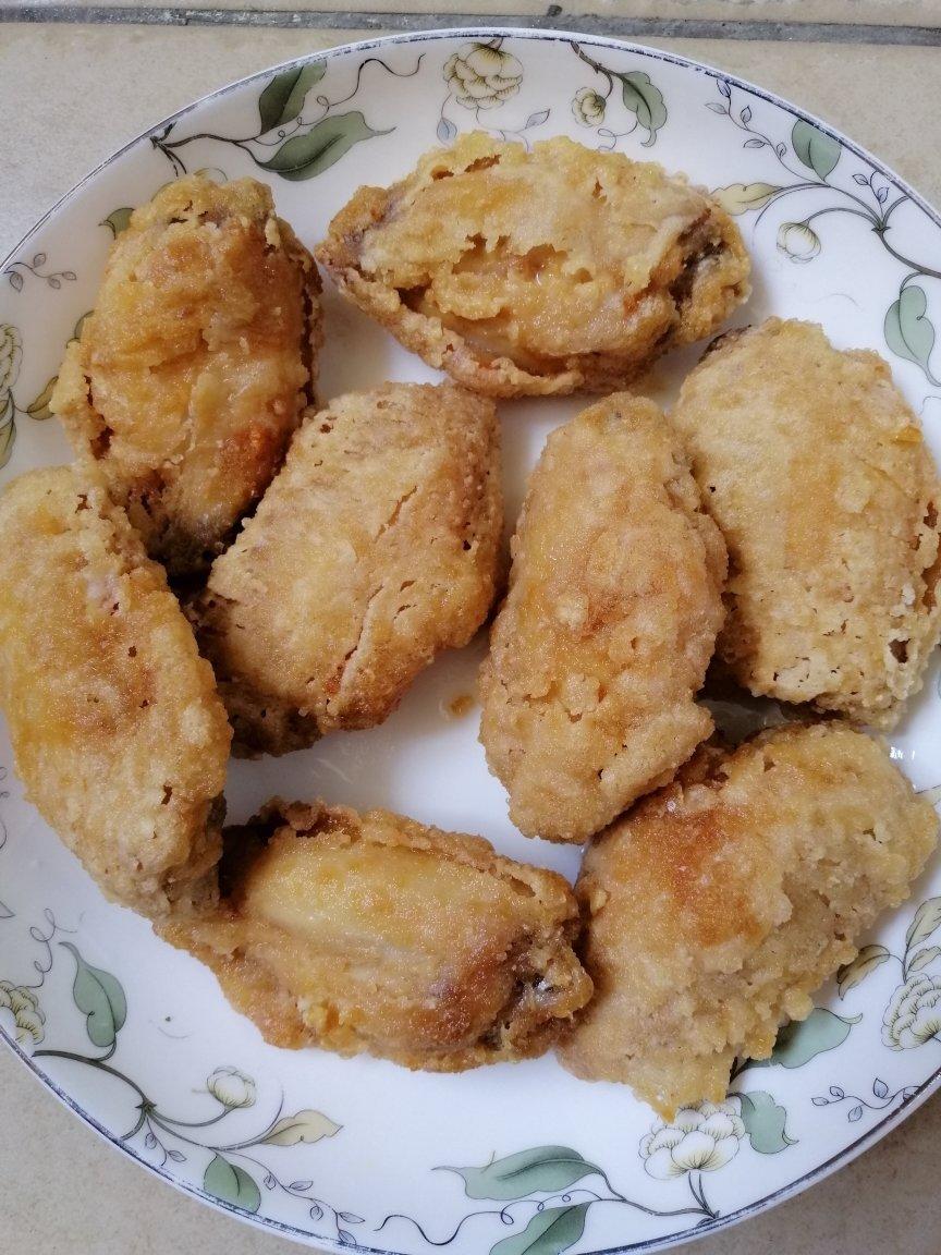 炸鸡翅中。