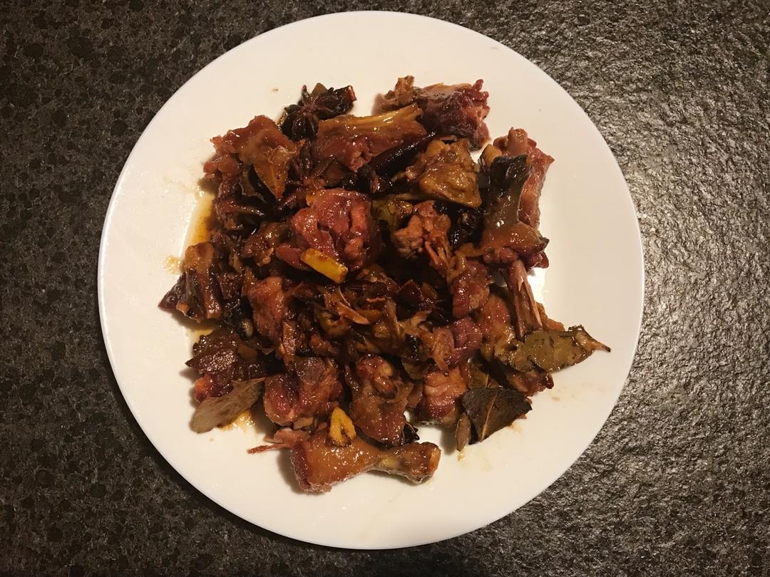 啤酒焖腊鸭腿