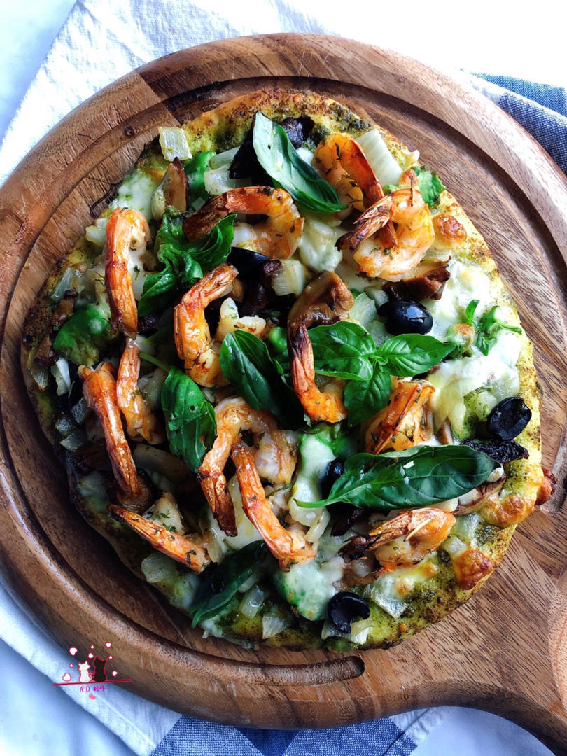 牛油果大虾黑橄榄青酱披萨