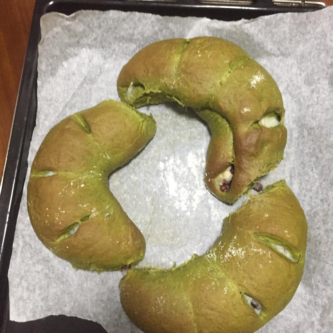 抹茶麻薯红豆软欧包