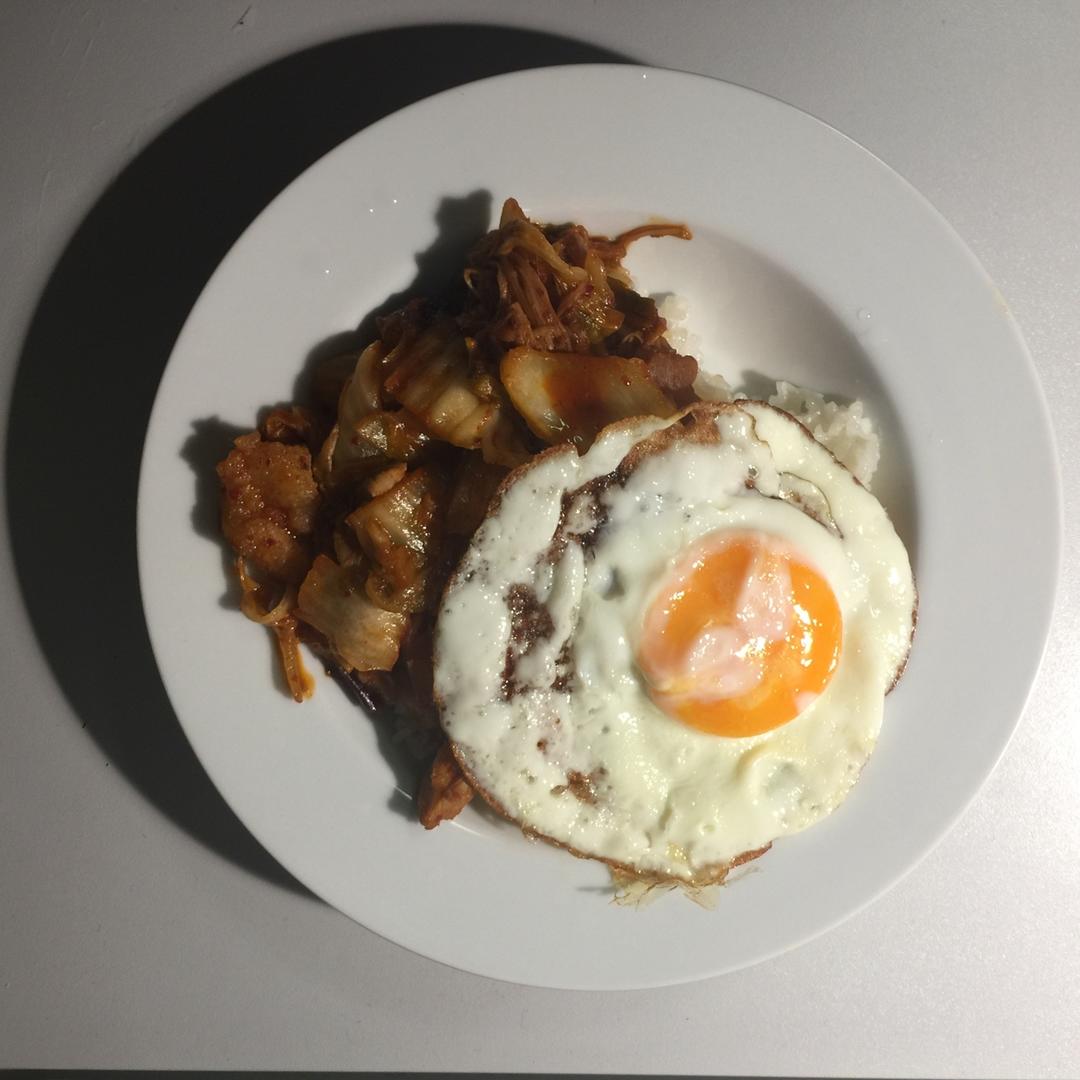 辣白菜炒五花肉