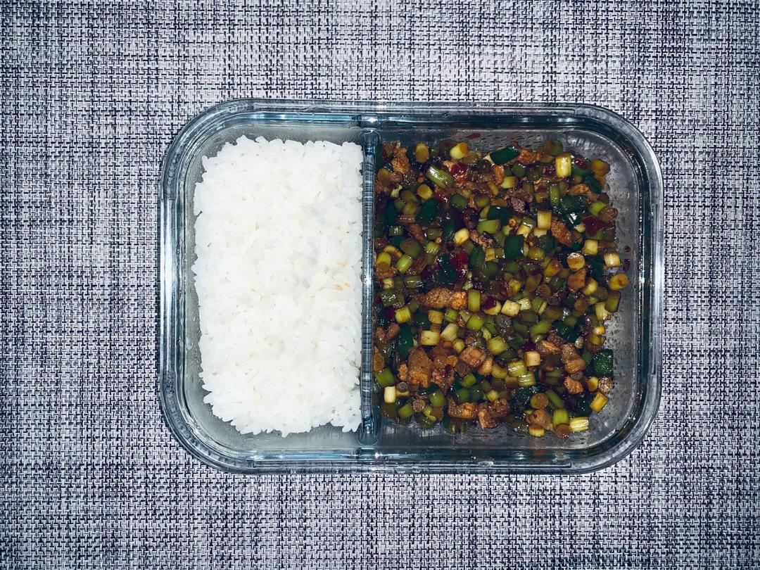 下饭菜～蒜苔肉末