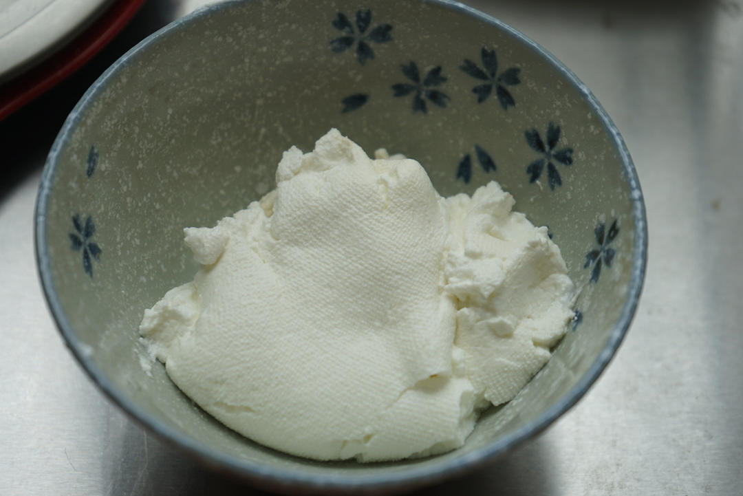 寻找最省事的自制希腊酸奶方法（乳清过滤方法比较）