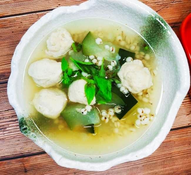 超级祛湿减肥冬瓜薏米丸子汤的做法