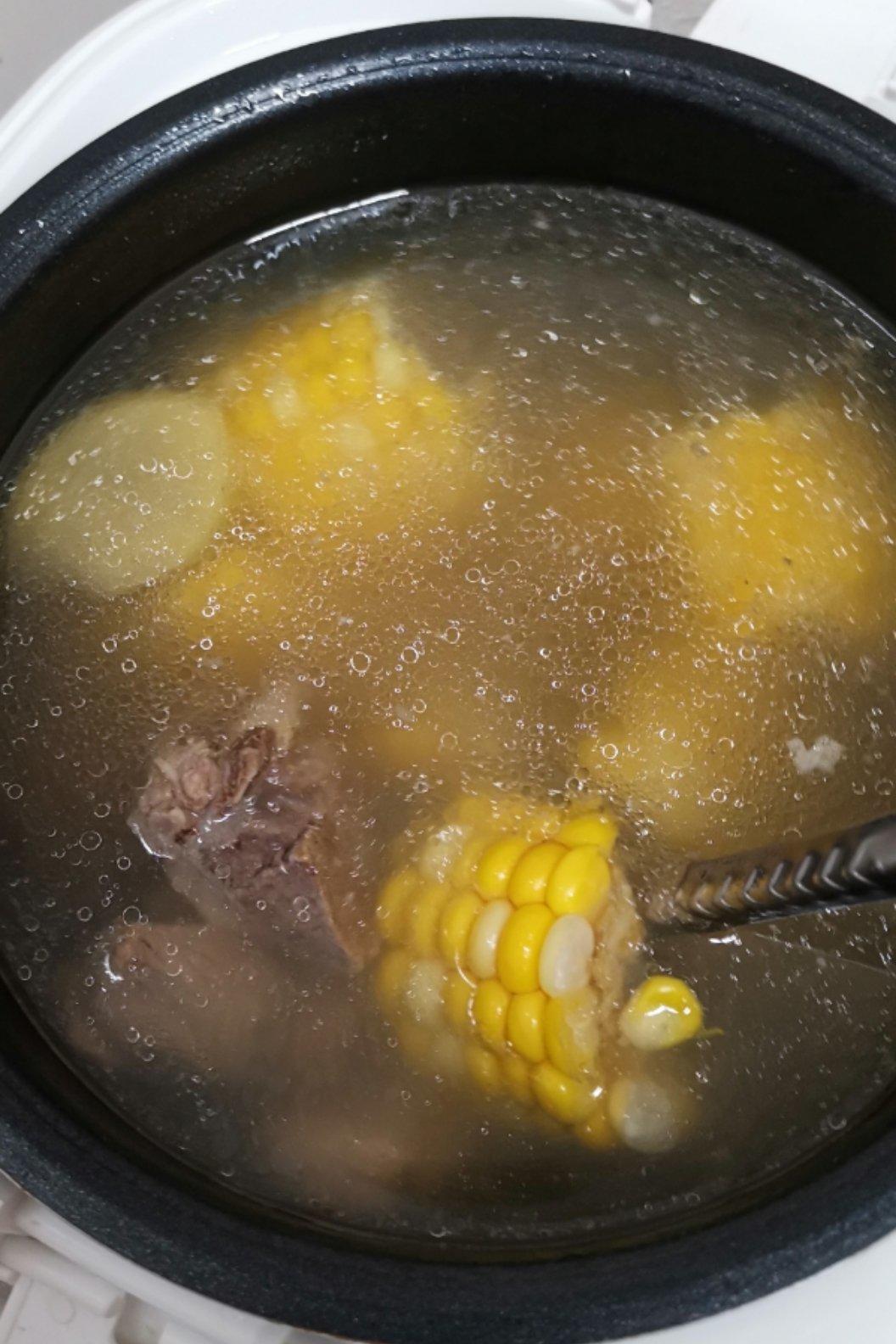排骨玉米汤