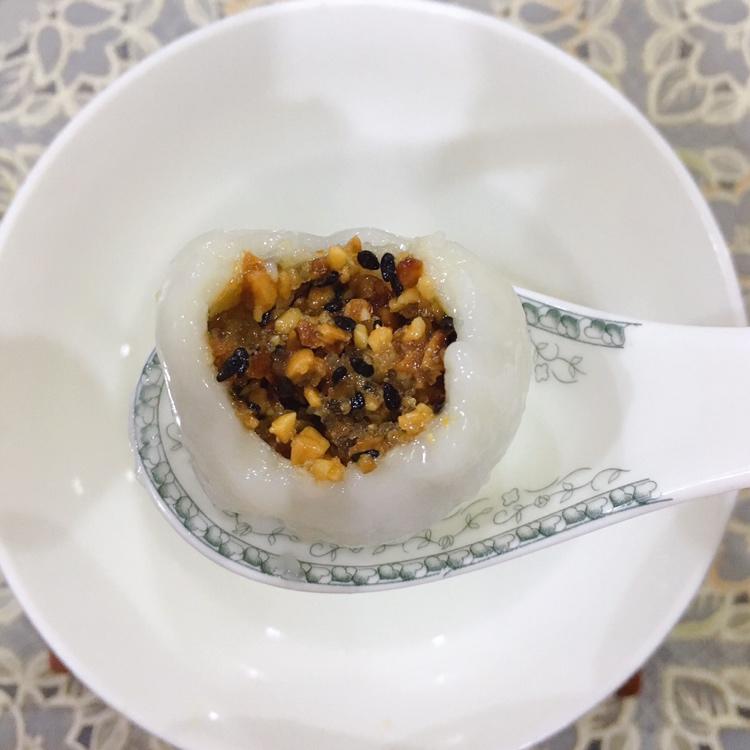 闽南元宵花生芝麻馅汤圆