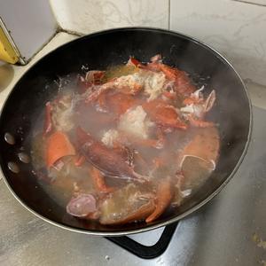 波龙两吃~蒜蓉蒸虾尾+龙虾汤泡饭的做法 步骤3
