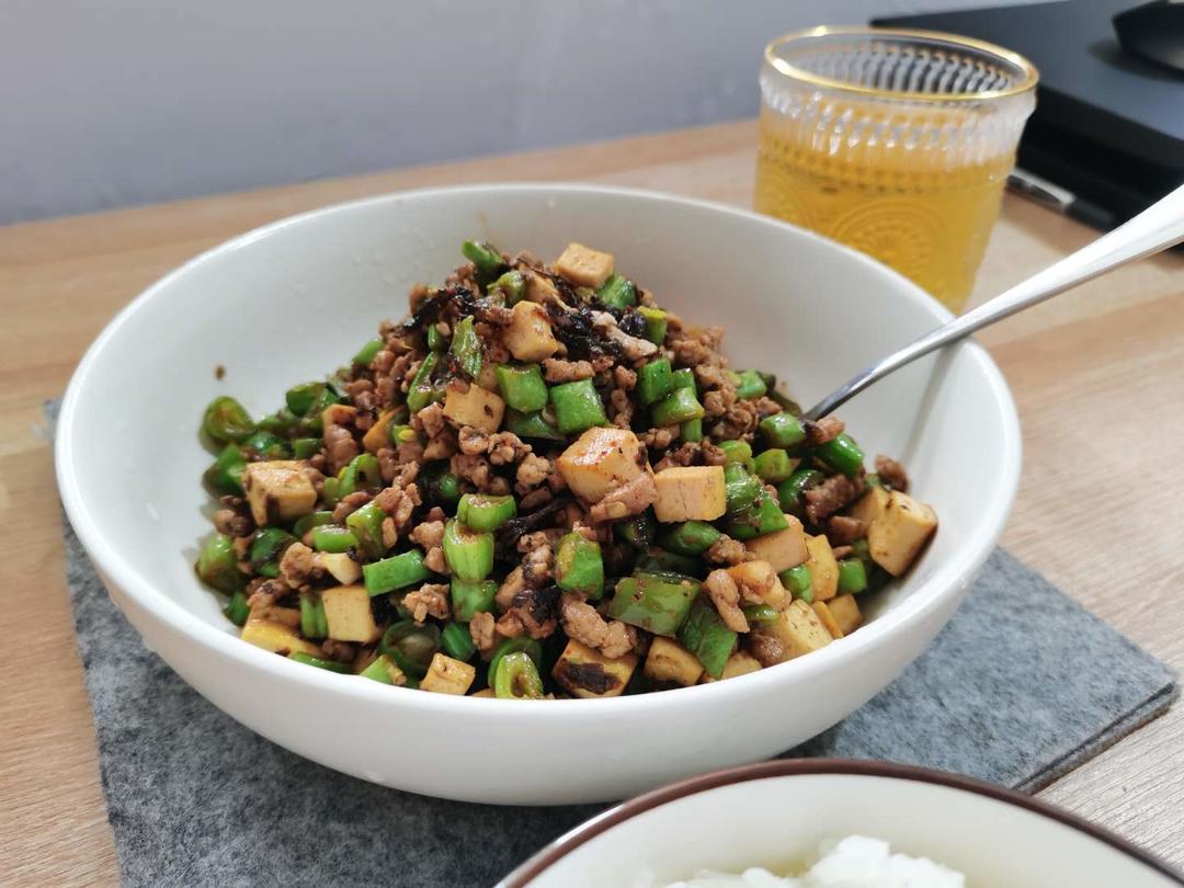 下饭神器-四季豆橄榄菜肉沫