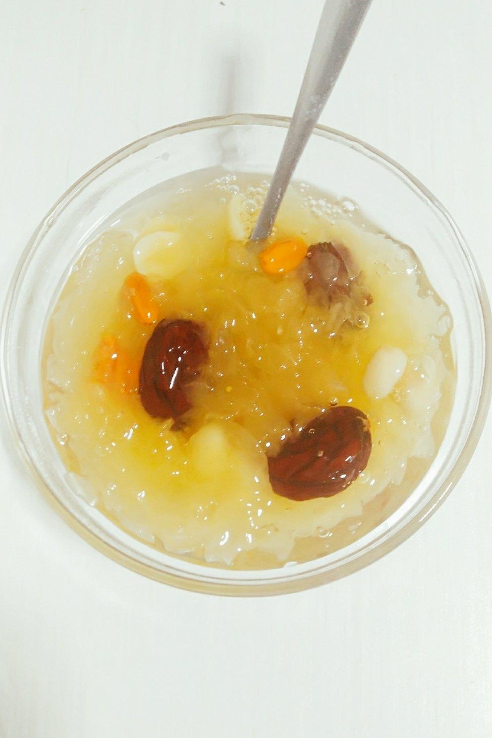 红枣银耳莲子羹