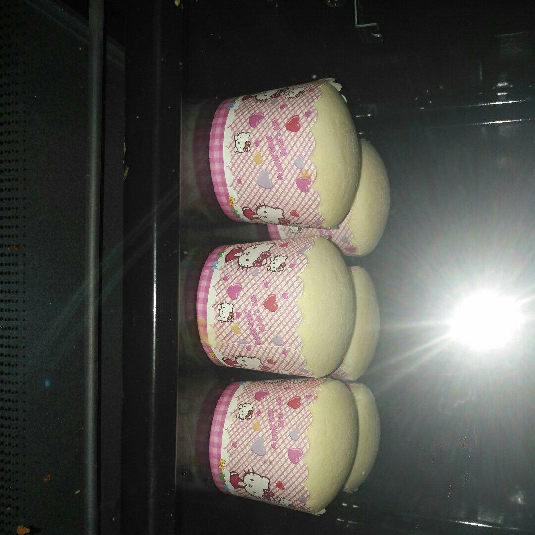 软绵绵戚风纸杯蛋糕