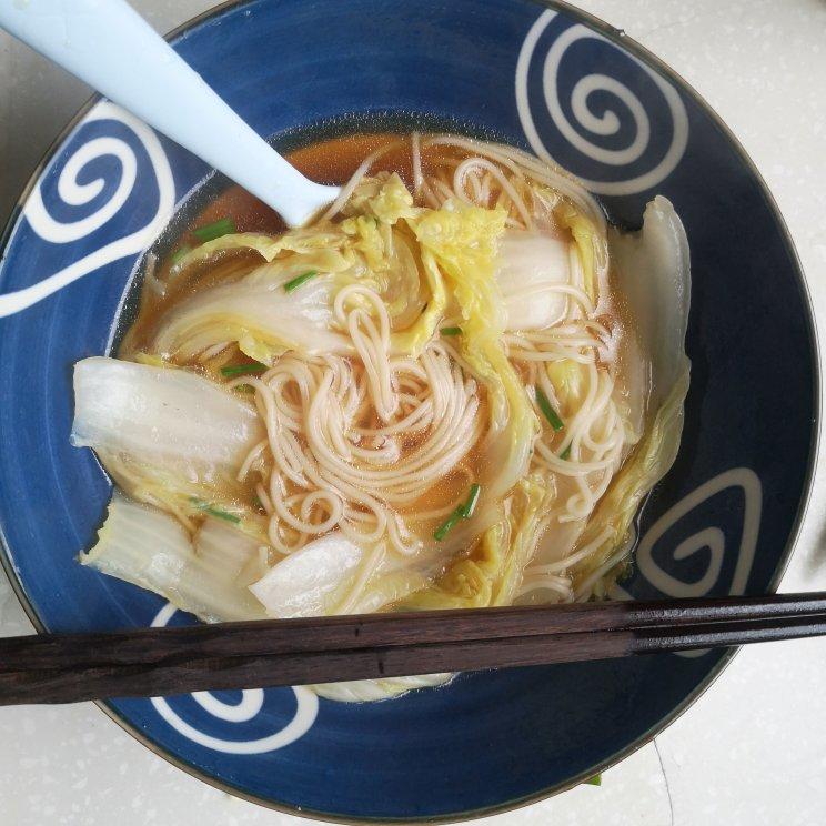 早餐来一碗清汤面，色香味俱全！