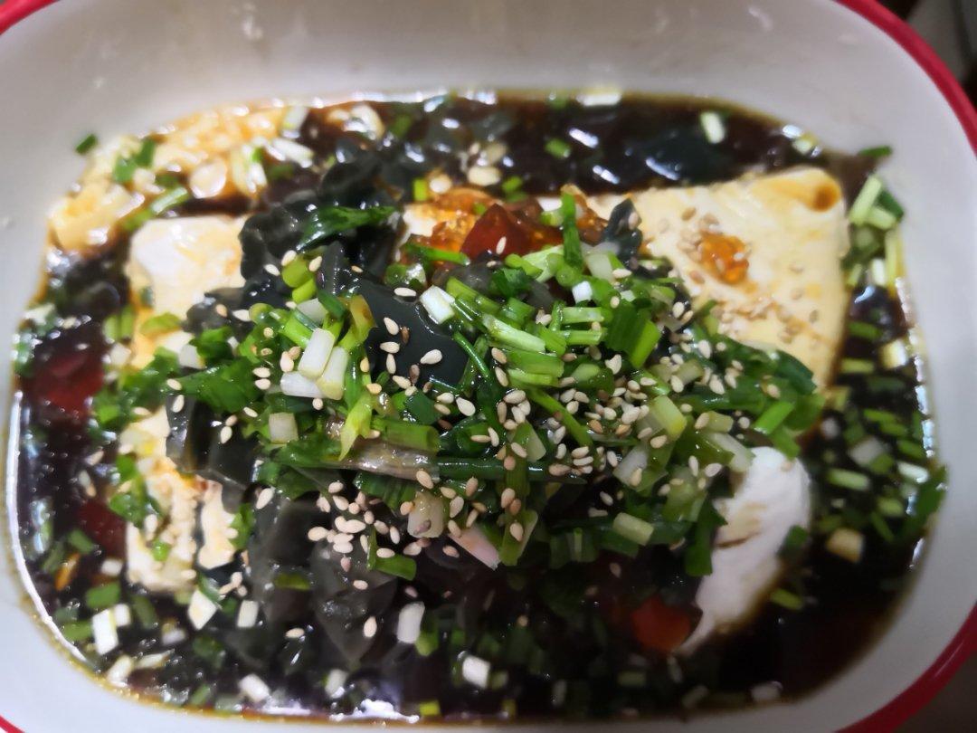 凉拌皮蛋豆腐
