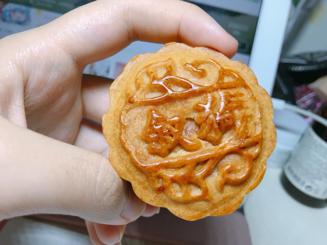 广式月饼—蛋黄莲蓉月饼