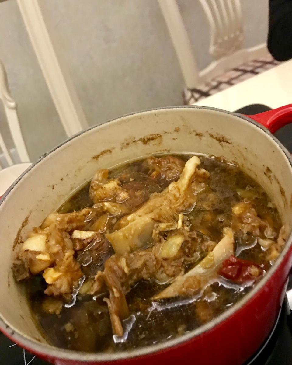 羊蝎子锅 Lamb Hotpot