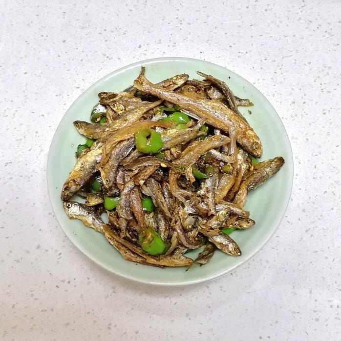 叶子9192_uqij做的青椒炒火焙鱼