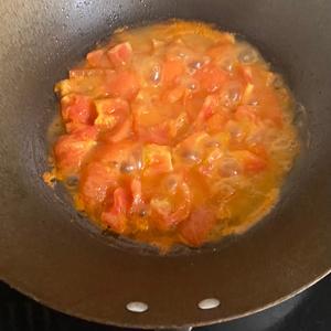 轻松上手番茄牛腩煲的做法 步骤7