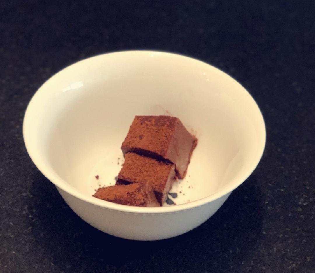 10分钟快手小甜品‼️好吃到哭的可可奶冻块