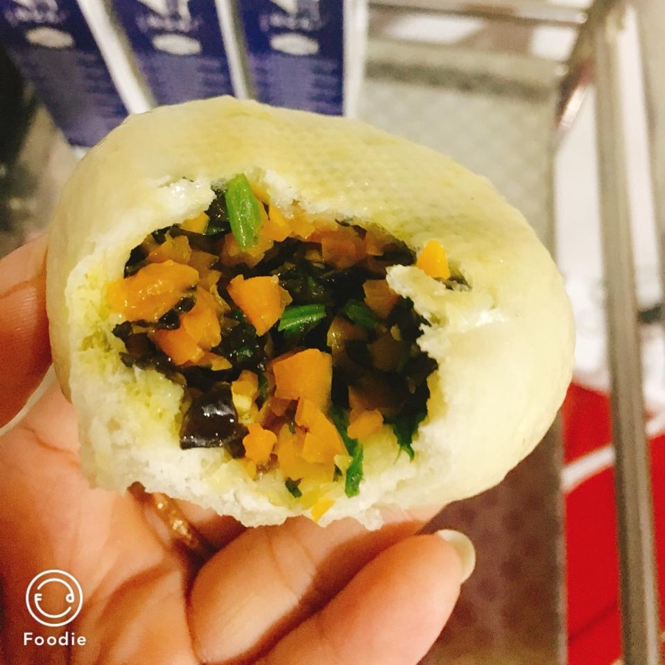 胡萝卜木耳鸡蛋素包子