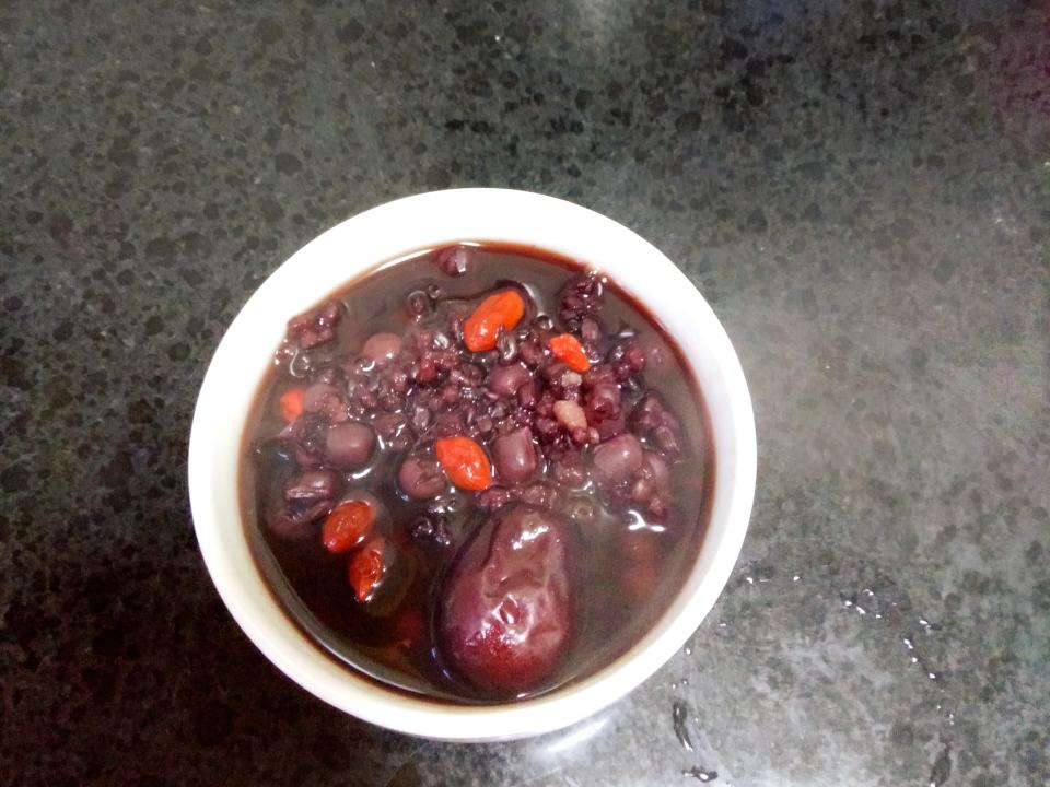 红豆黑米补血粥