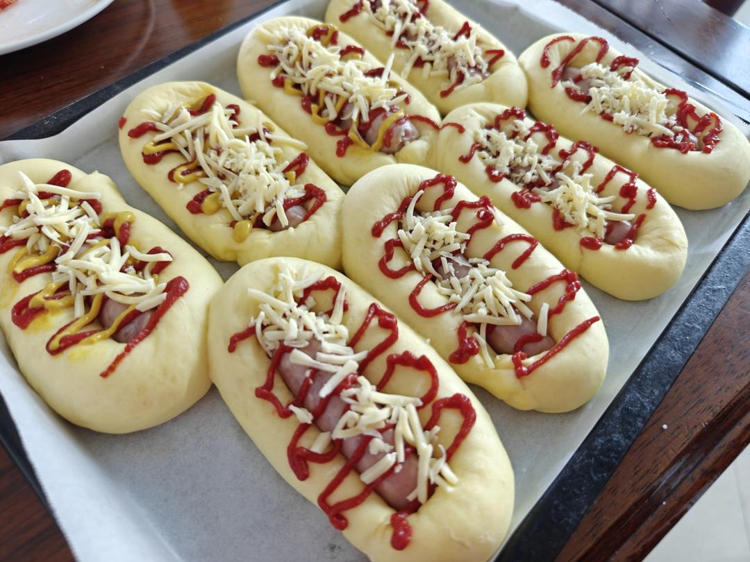 一个面团撑起一家店的台式面包—香肠面包