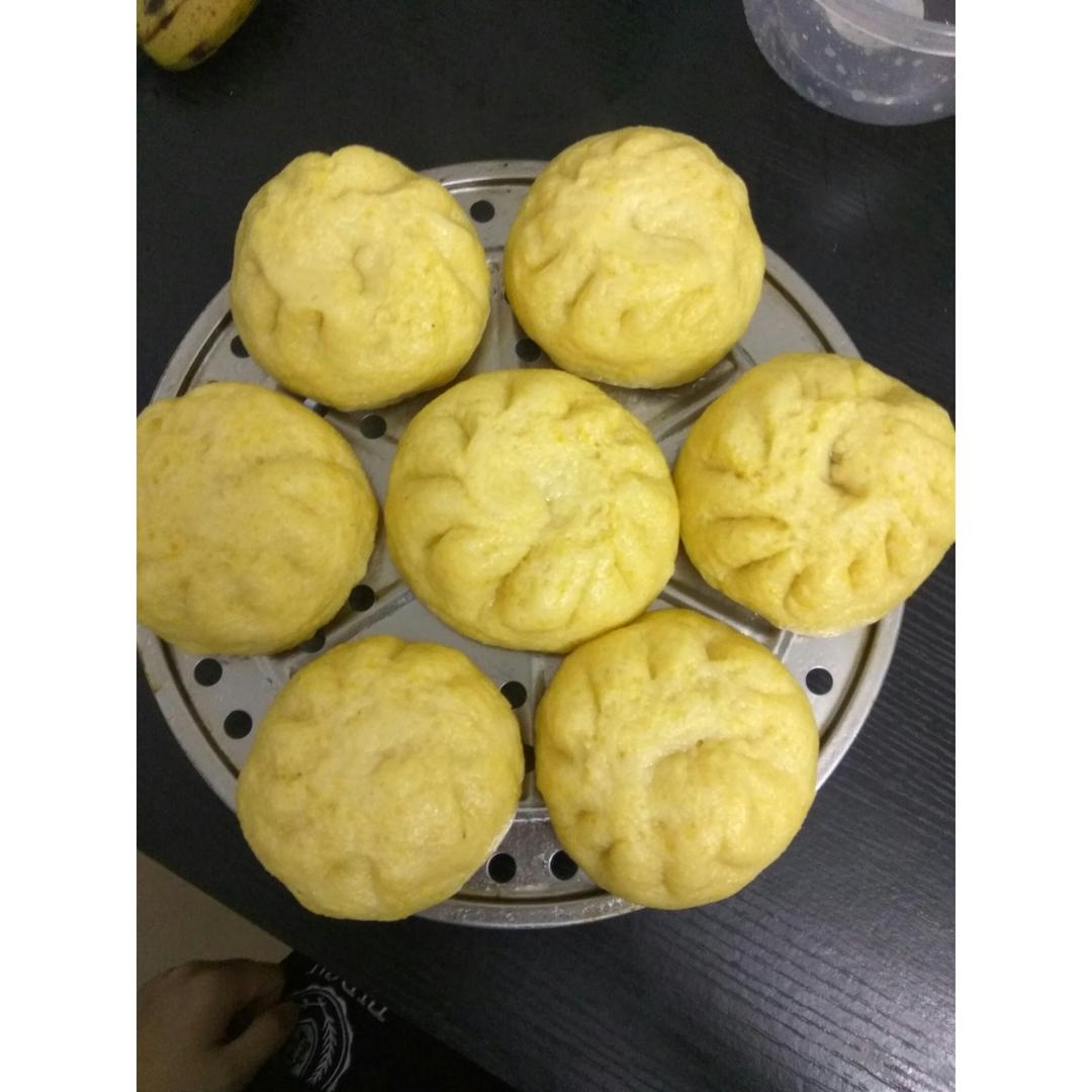 玉米面肉包子