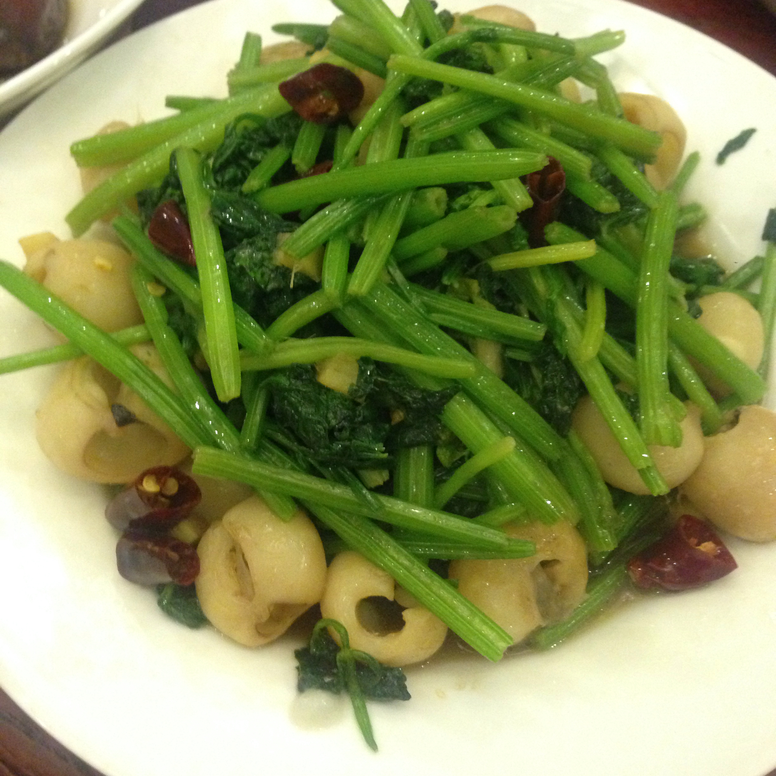 墨鱼仔炒芹菜