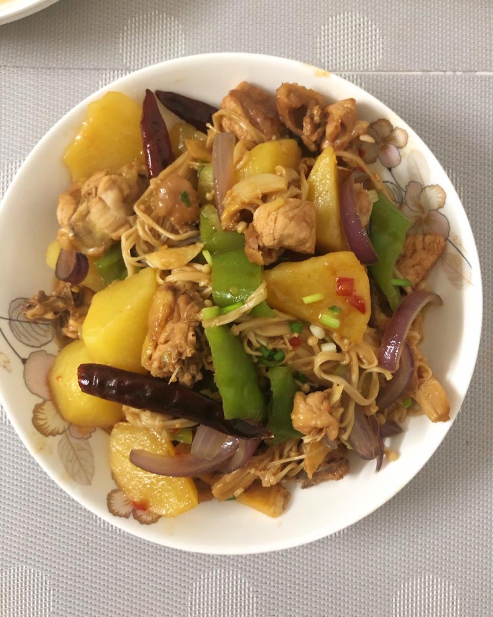 【黄焖鸡米饭】