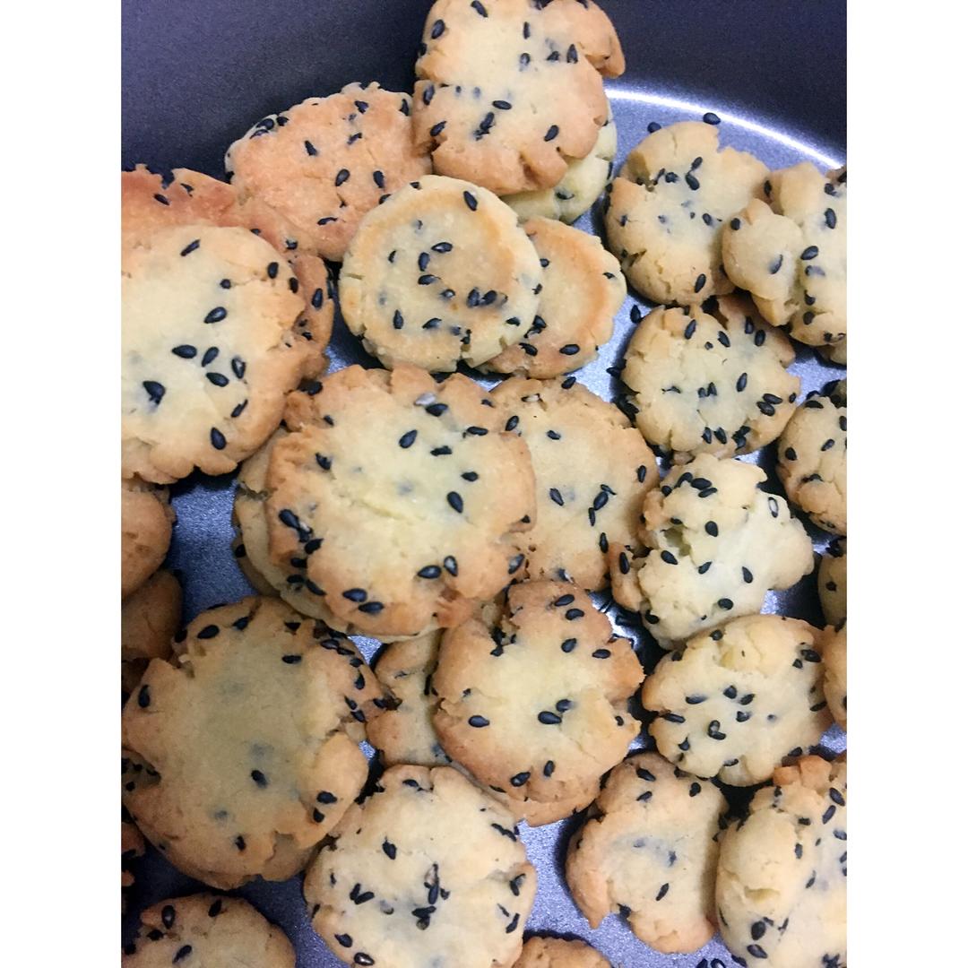 黑芝麻杏仁酥饼——无需打发黄油也酥掉渣哦~