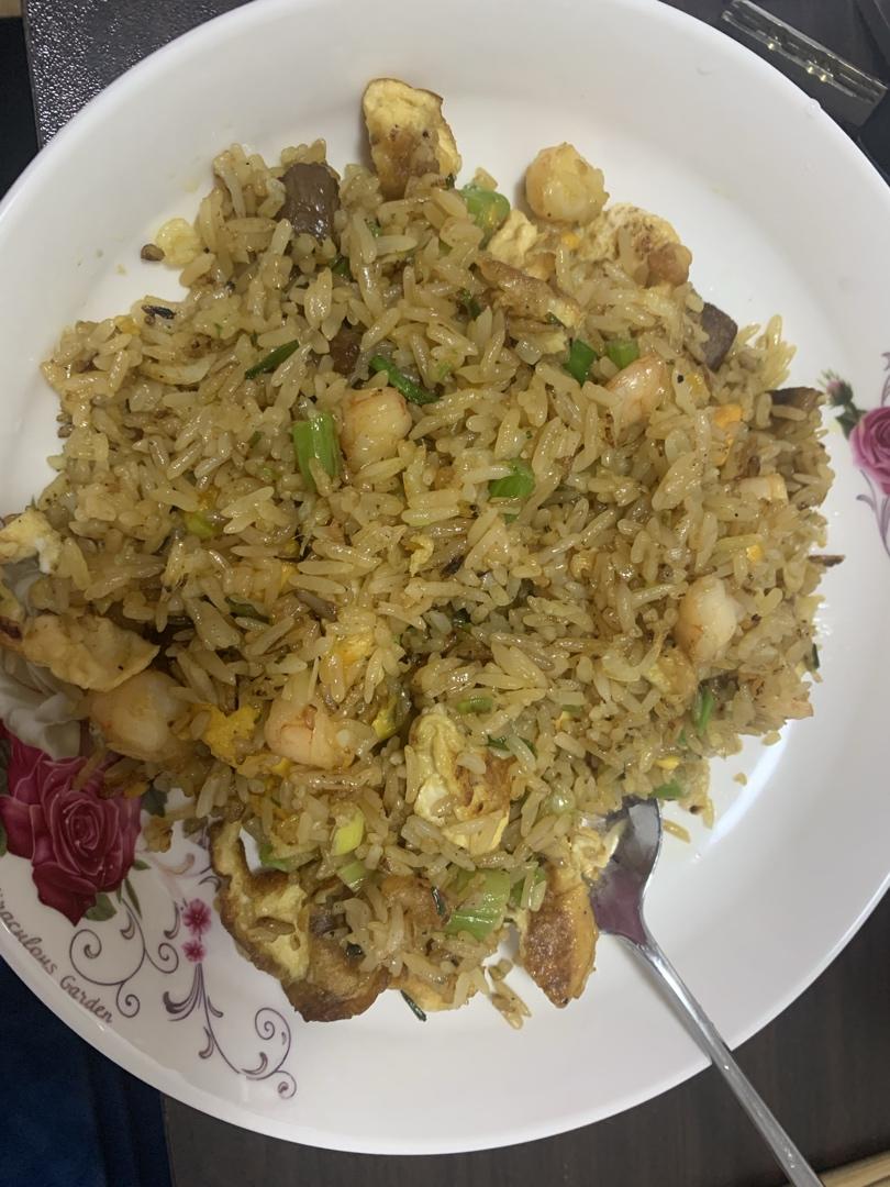 泰式红咖喱海鲜炒饭