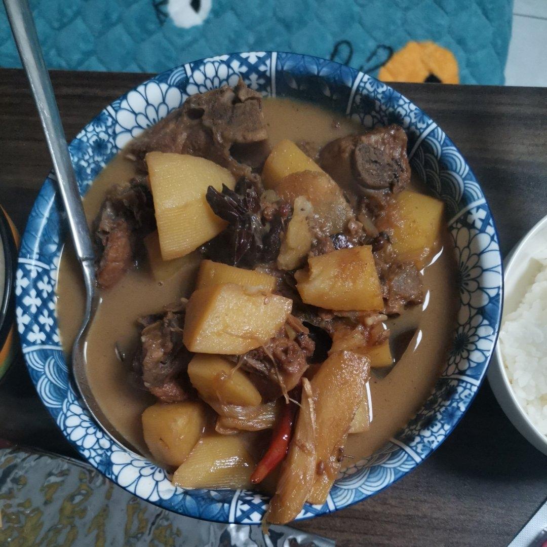 土豆炖排骨