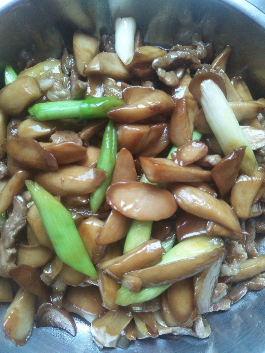 我的轻奢煮艺——杏鲍菇牛肉粒