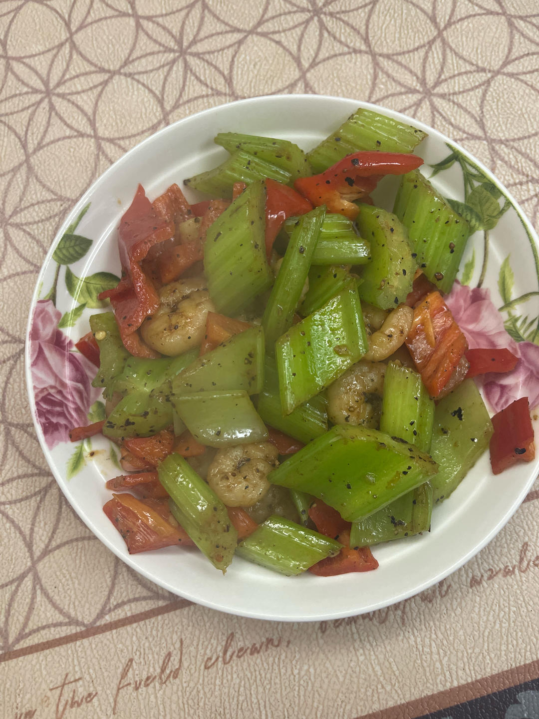 超级嫩的西芹吃法（西芹虾仁），小朋友也可以吃很多