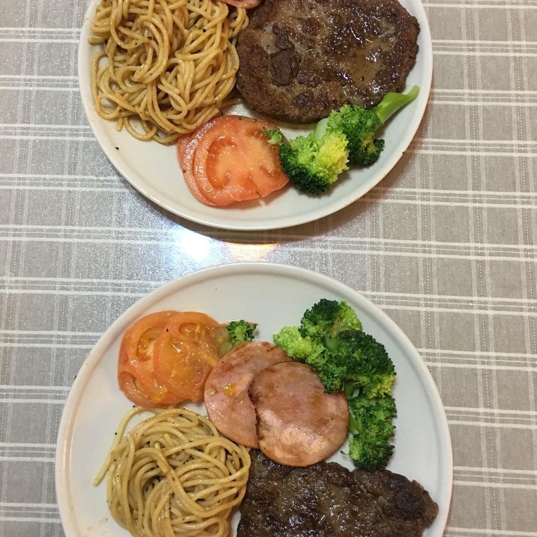 黑椒牛排（配土豆/鸡蛋，意面/蔬菜）