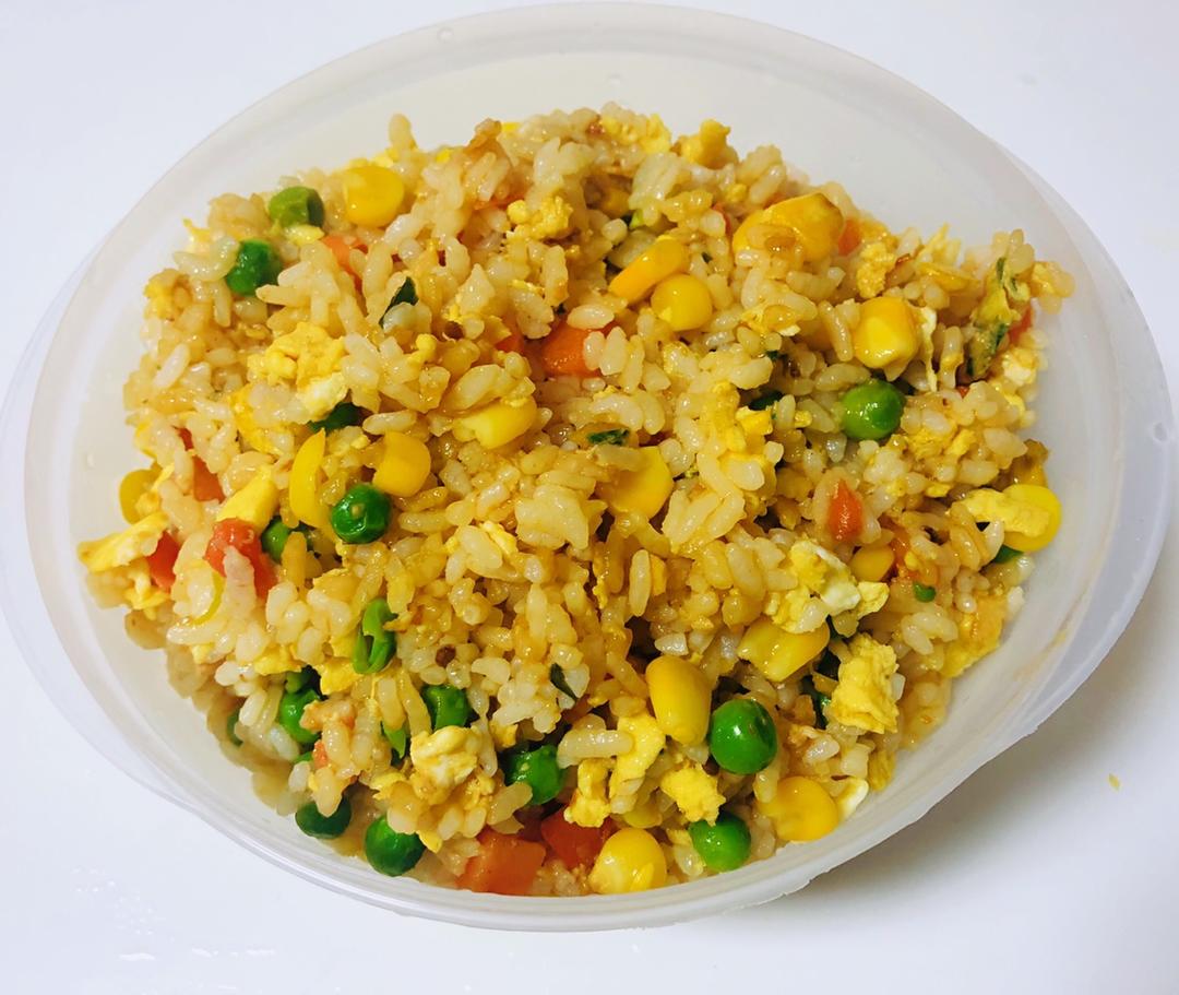 上班族的快手简单晚餐——什锦炒饭