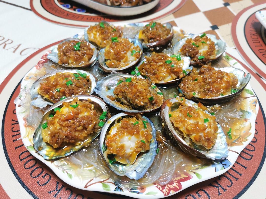 蒜蓉粉丝蒸鲍鱼