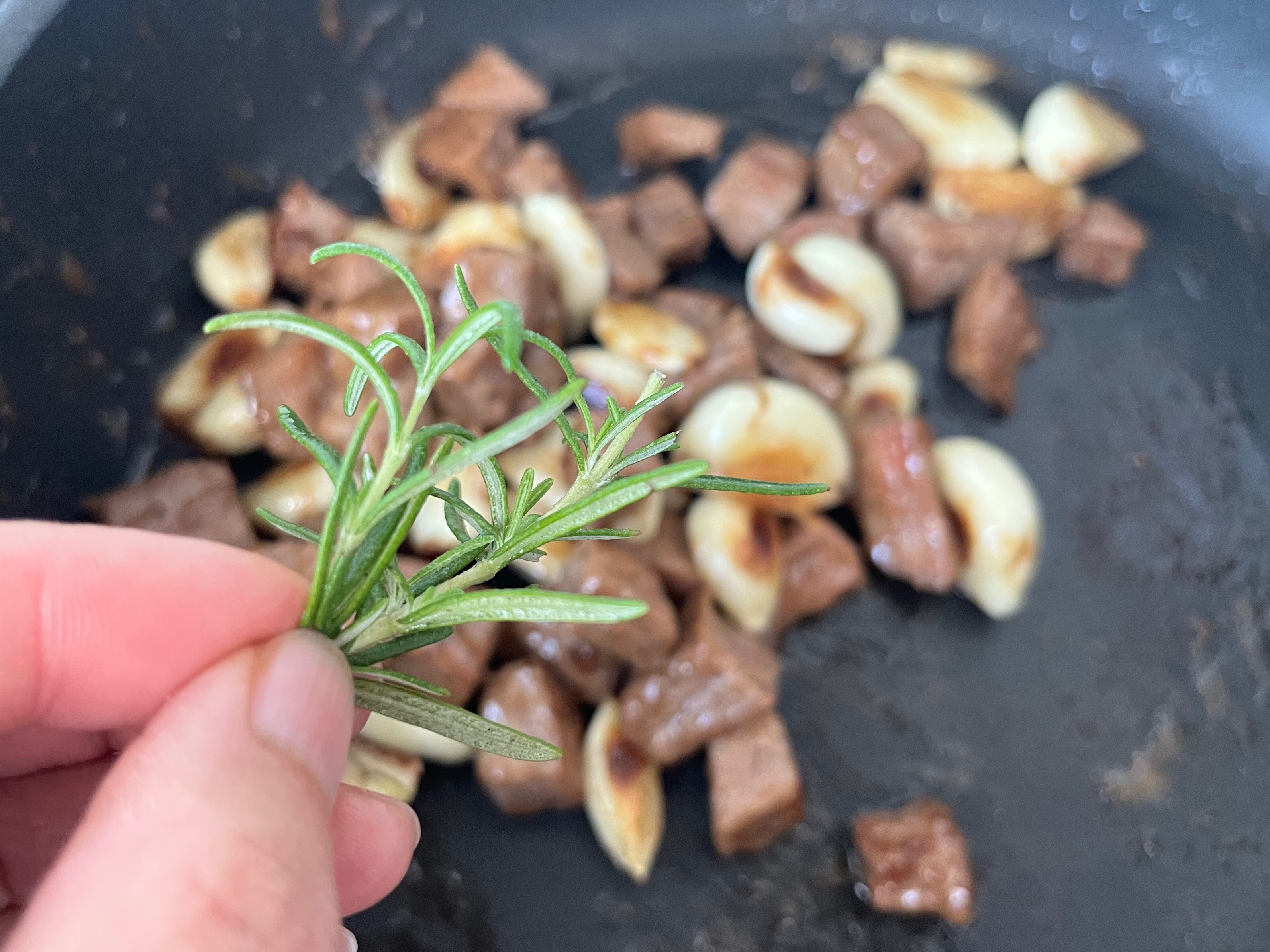 蒜香牛肉粒——健康又好吃的家常菜的做法 步骤13
